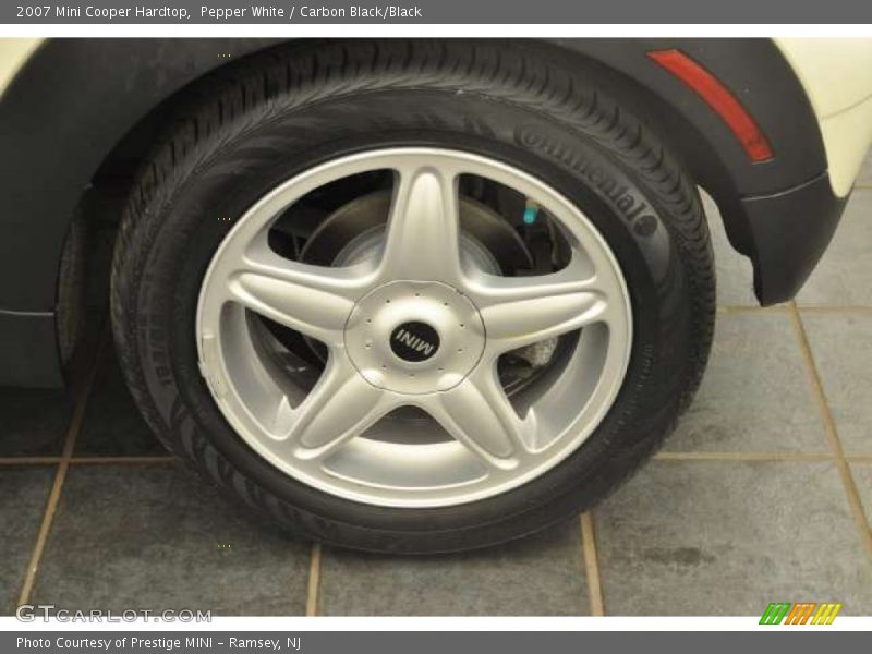 Pepper White / Carbon Black/Black 2007 Mini Cooper Hardtop