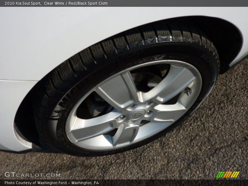 Clear White / Red/Black Sport Cloth 2010 Kia Soul Sport