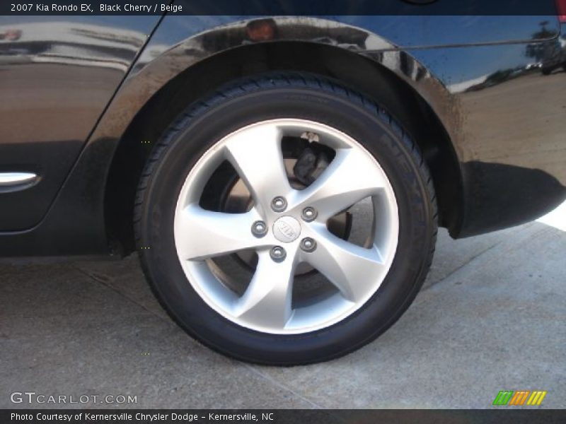 Black Cherry / Beige 2007 Kia Rondo EX