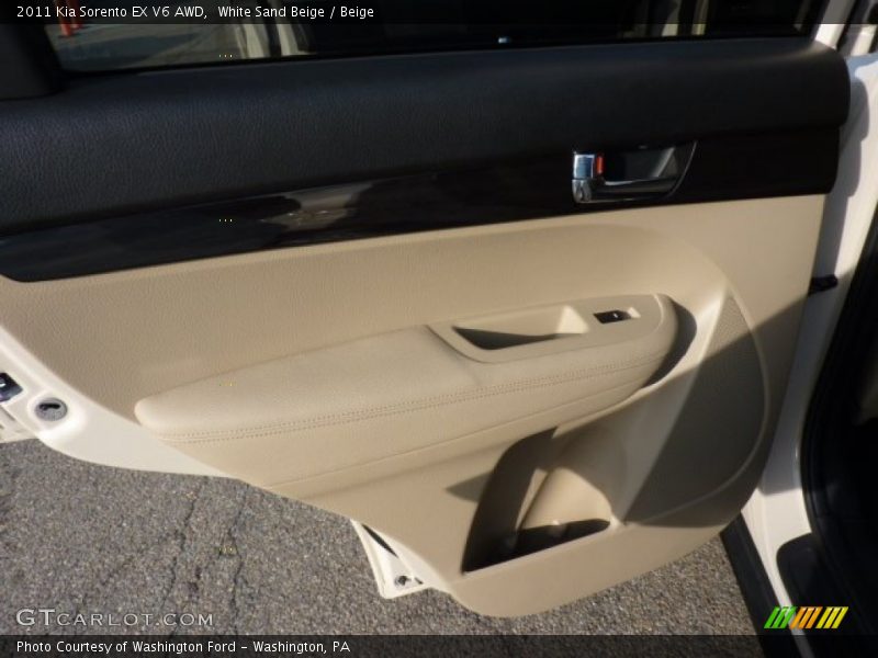 White Sand Beige / Beige 2011 Kia Sorento EX V6 AWD