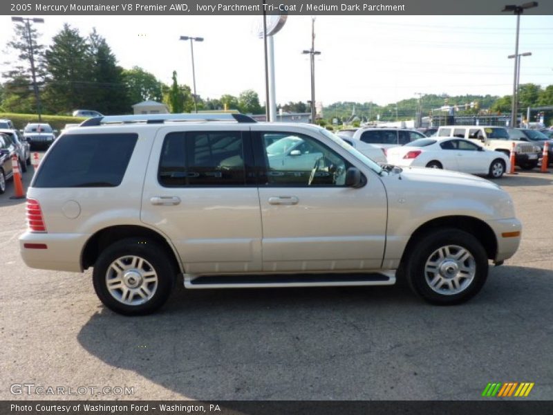 Ivory Parchment Tri-Coat / Medium Dark Parchment 2005 Mercury Mountaineer V8 Premier AWD