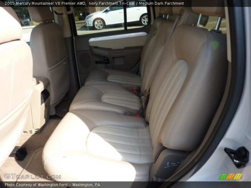 Ivory Parchment Tri-Coat / Medium Dark Parchment 2005 Mercury Mountaineer V8 Premier AWD