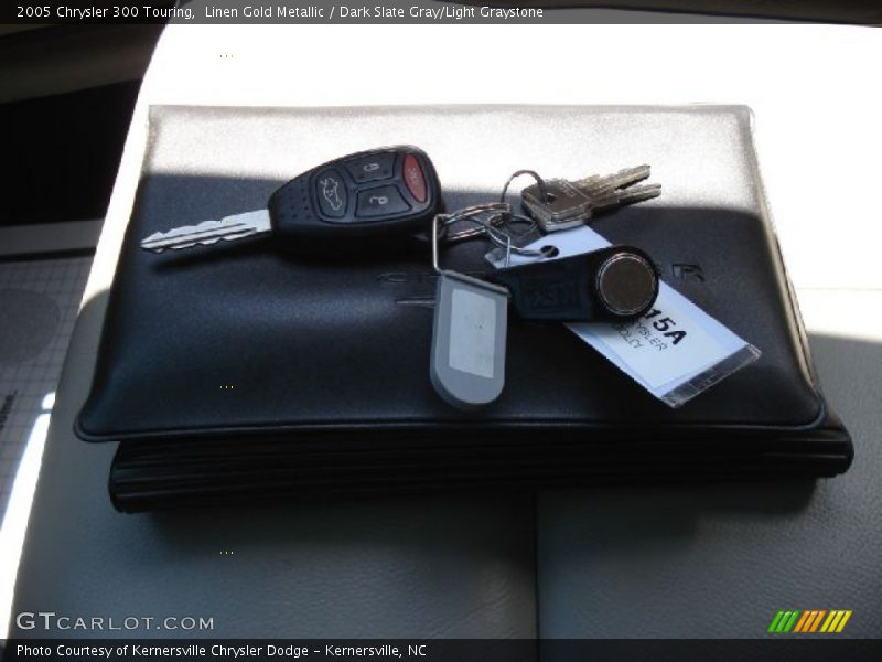 Linen Gold Metallic / Dark Slate Gray/Light Graystone 2005 Chrysler 300 Touring