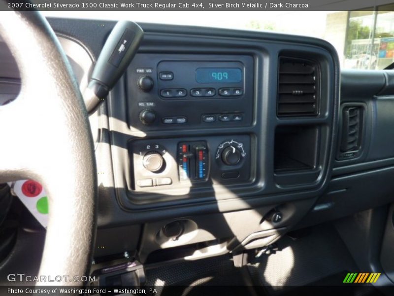 Silver Birch Metallic / Dark Charcoal 2007 Chevrolet Silverado 1500 Classic Work Truck Regular Cab 4x4