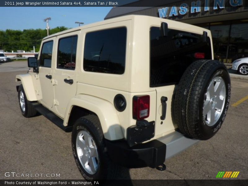 Sahara Tan / Black 2011 Jeep Wrangler Unlimited Sahara 4x4