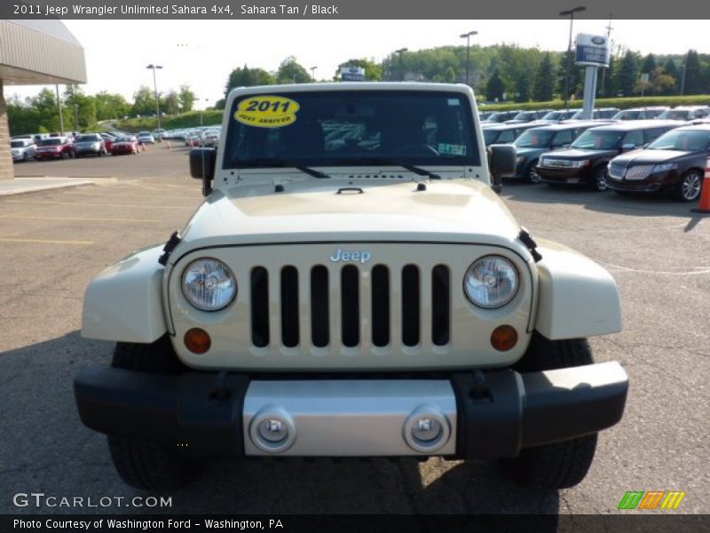 Sahara Tan / Black 2011 Jeep Wrangler Unlimited Sahara 4x4