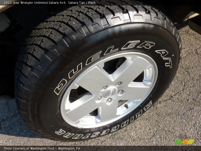 Sahara Tan / Black 2011 Jeep Wrangler Unlimited Sahara 4x4