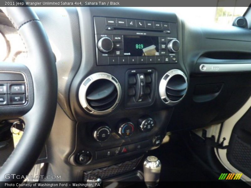 Sahara Tan / Black 2011 Jeep Wrangler Unlimited Sahara 4x4