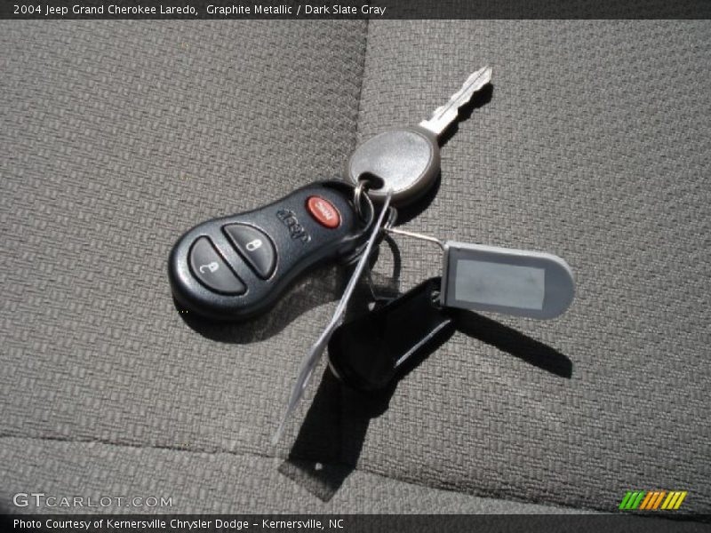 Graphite Metallic / Dark Slate Gray 2004 Jeep Grand Cherokee Laredo