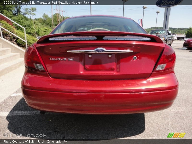 Toreador Red Metallic / Medium Parchment 2000 Ford Taurus SEL
