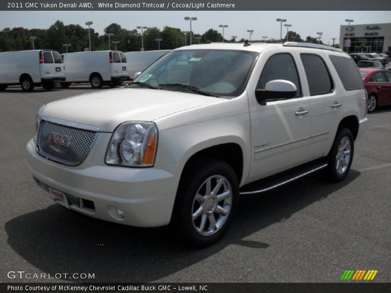 White Diamond Tintcoat / Cocoa/Light Cashmere 2011 GMC Yukon Denali AWD