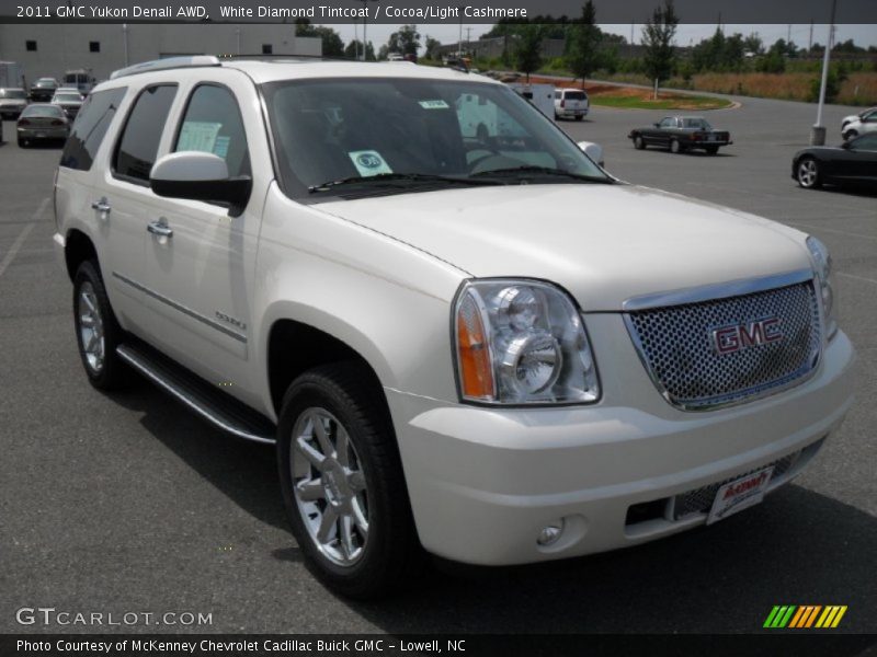 White Diamond Tintcoat / Cocoa/Light Cashmere 2011 GMC Yukon Denali AWD