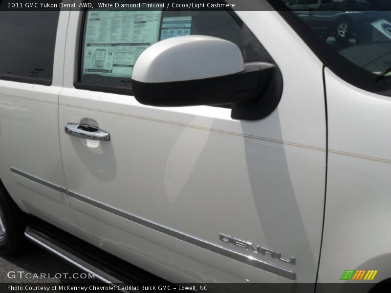 White Diamond Tintcoat / Cocoa/Light Cashmere 2011 GMC Yukon Denali AWD