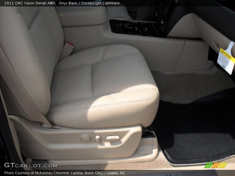 Onyx Black / Cocoa/Light Cashmere 2011 GMC Yukon Denali AWD