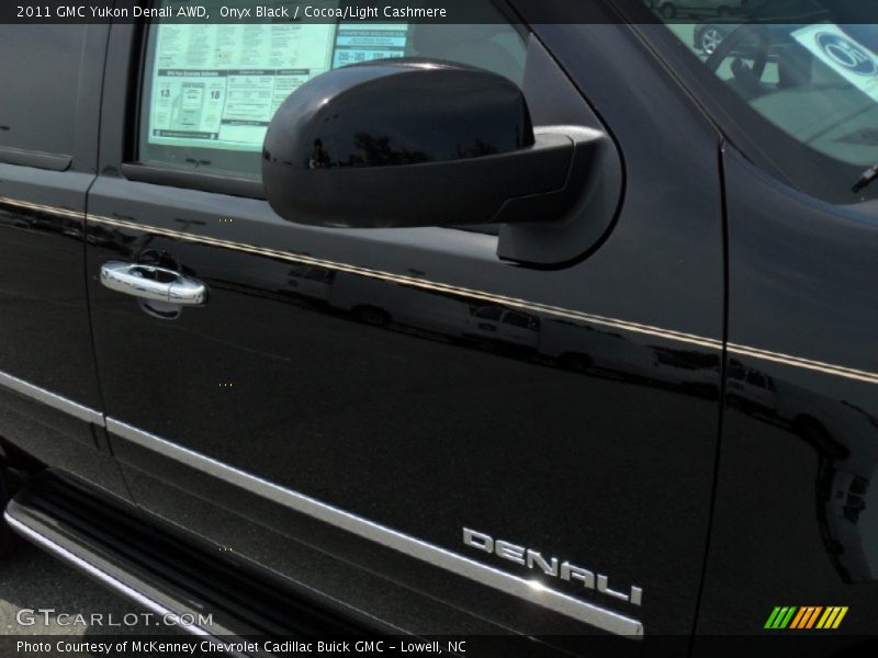 Onyx Black / Cocoa/Light Cashmere 2011 GMC Yukon Denali AWD
