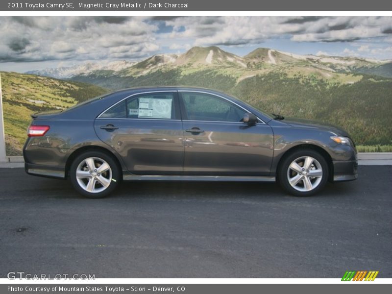 Magnetic Gray Metallic / Dark Charcoal 2011 Toyota Camry SE