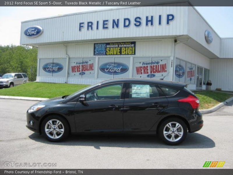 Tuxedo Black Metallic / Tuscany Red Leather 2012 Ford Focus SE Sport 5-Door