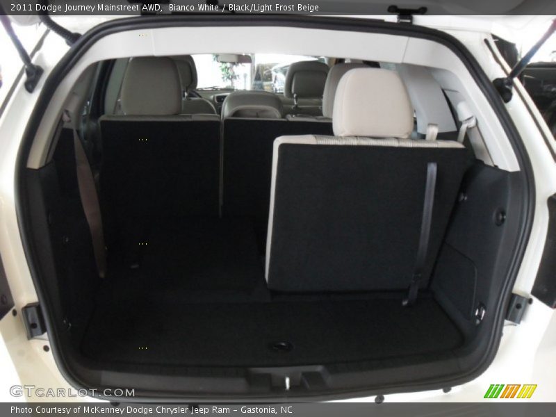 Bianco White / Black/Light Frost Beige 2011 Dodge Journey Mainstreet AWD