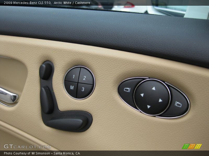 Arctic White / Cashmere 2009 Mercedes-Benz CLS 550