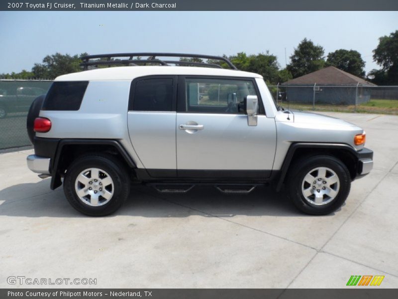 Titanium Metallic / Dark Charcoal 2007 Toyota FJ Cruiser