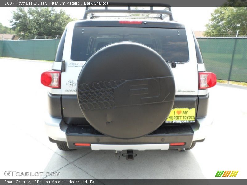 Titanium Metallic / Dark Charcoal 2007 Toyota FJ Cruiser