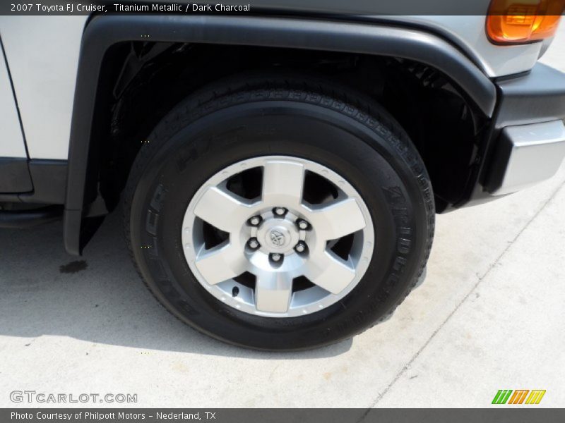 Titanium Metallic / Dark Charcoal 2007 Toyota FJ Cruiser