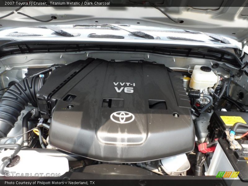 Titanium Metallic / Dark Charcoal 2007 Toyota FJ Cruiser