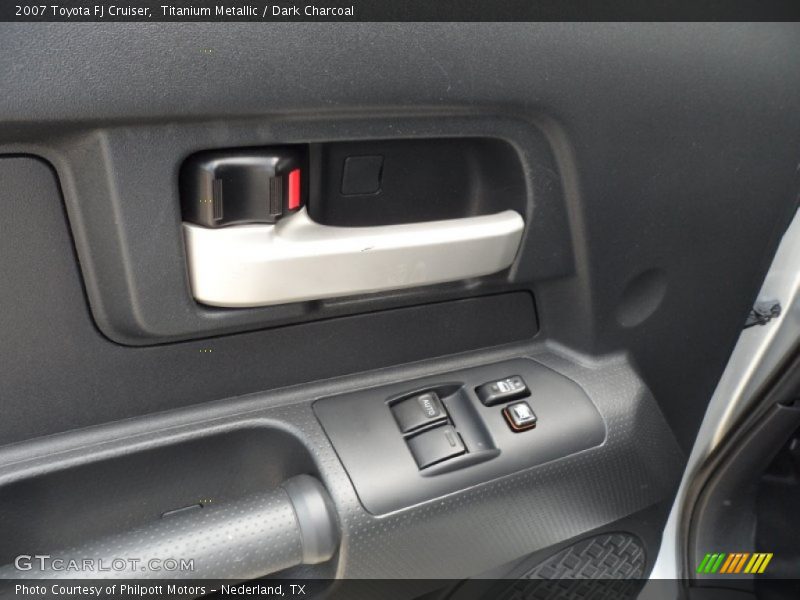 Titanium Metallic / Dark Charcoal 2007 Toyota FJ Cruiser