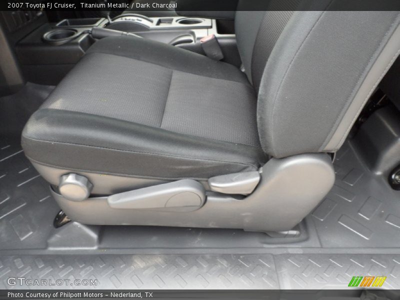 Titanium Metallic / Dark Charcoal 2007 Toyota FJ Cruiser
