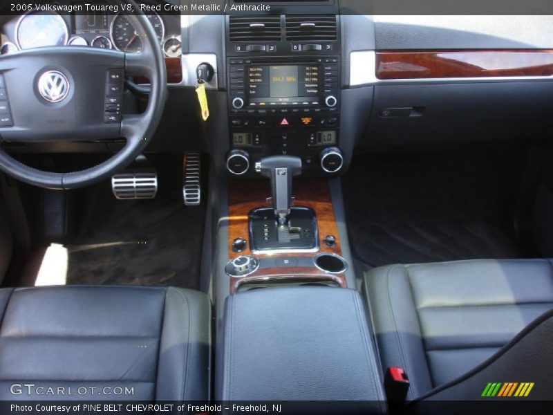 Reed Green Metallic / Anthracite 2006 Volkswagen Touareg V8