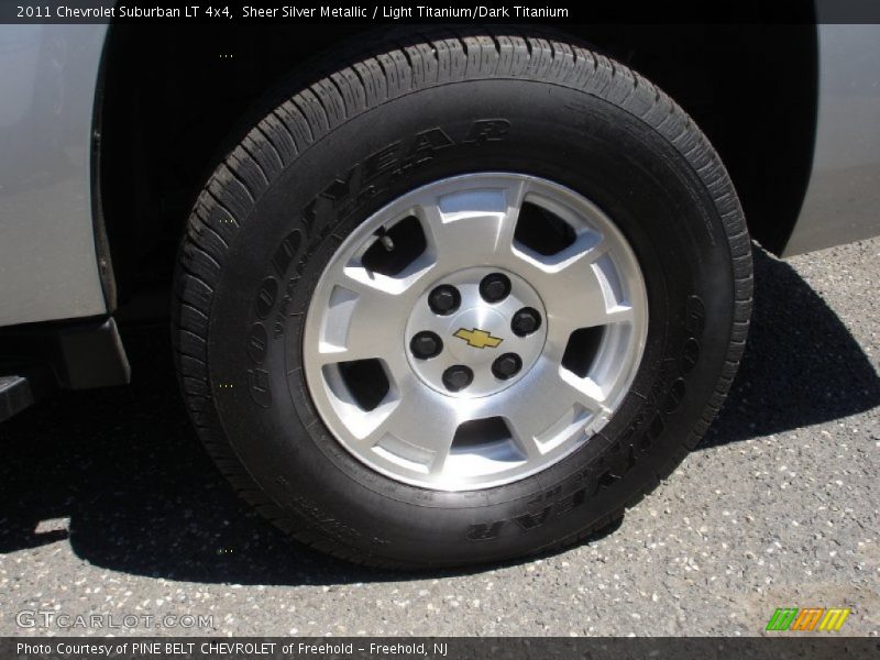 Sheer Silver Metallic / Light Titanium/Dark Titanium 2011 Chevrolet Suburban LT 4x4