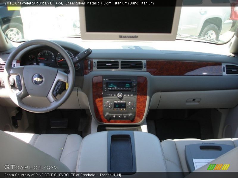 Sheer Silver Metallic / Light Titanium/Dark Titanium 2011 Chevrolet Suburban LT 4x4