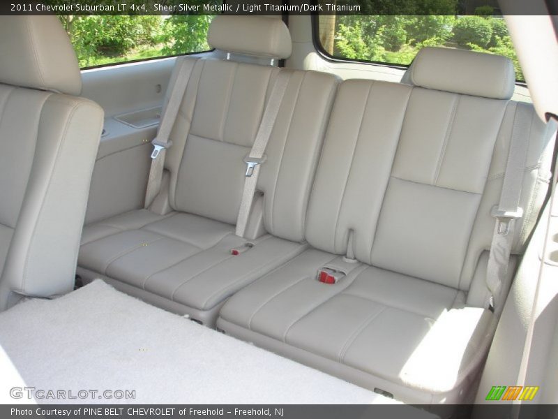 Sheer Silver Metallic / Light Titanium/Dark Titanium 2011 Chevrolet Suburban LT 4x4