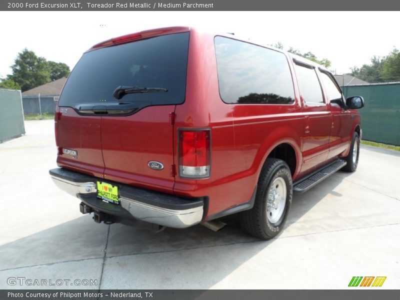 Toreador Red Metallic / Medium Parchment 2000 Ford Excursion XLT