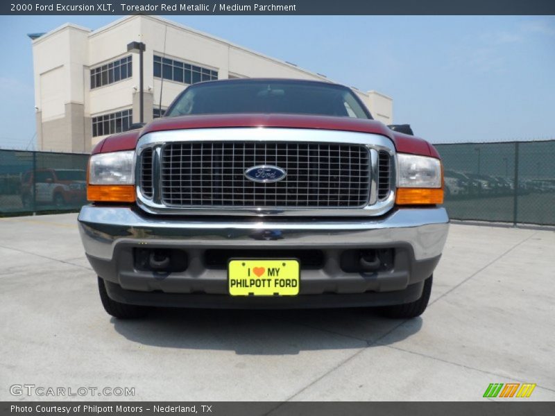 Toreador Red Metallic / Medium Parchment 2000 Ford Excursion XLT