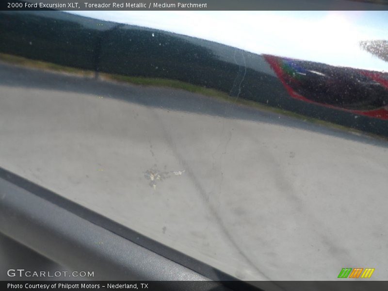 Toreador Red Metallic / Medium Parchment 2000 Ford Excursion XLT