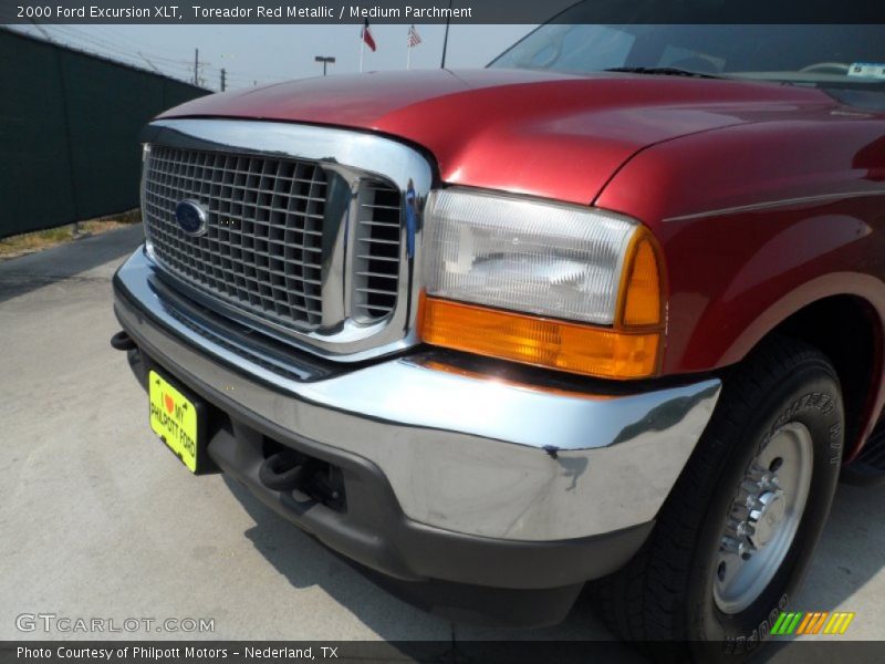 Toreador Red Metallic / Medium Parchment 2000 Ford Excursion XLT