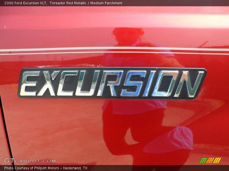  2000 Excursion XLT Logo