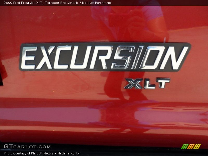  2000 Excursion XLT Logo