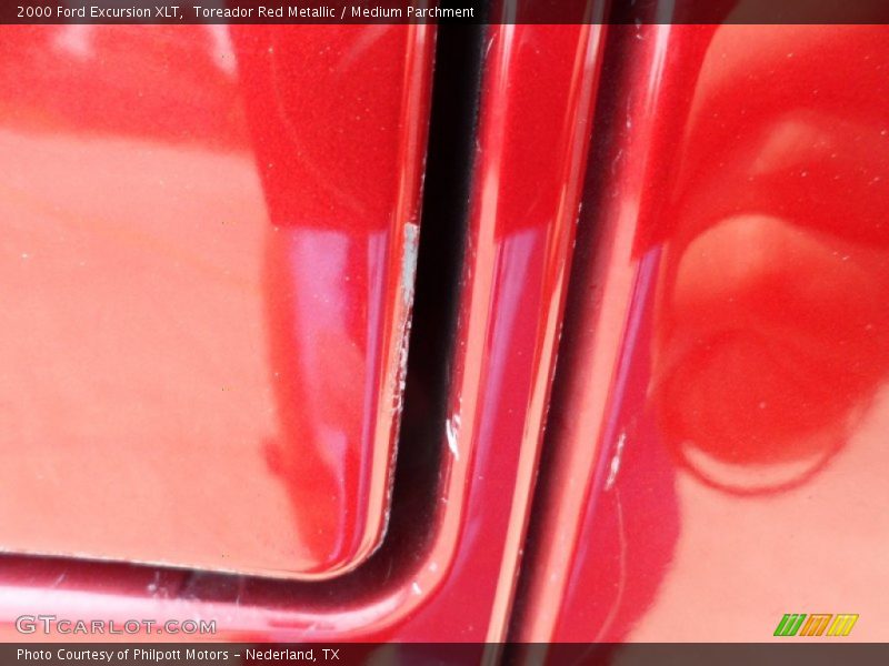 Toreador Red Metallic / Medium Parchment 2000 Ford Excursion XLT