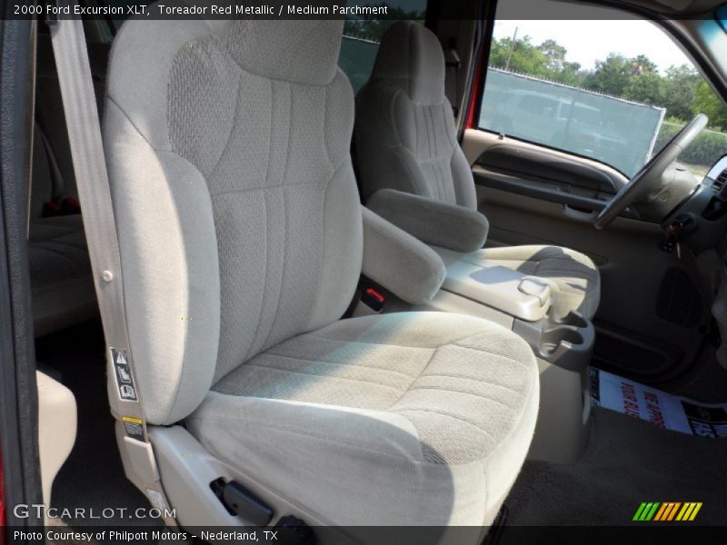 Toreador Red Metallic / Medium Parchment 2000 Ford Excursion XLT