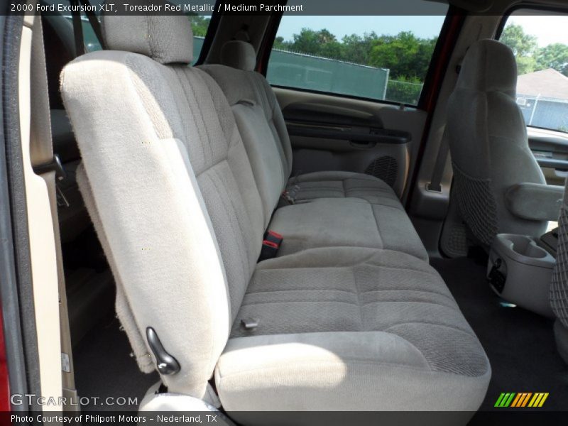 Toreador Red Metallic / Medium Parchment 2000 Ford Excursion XLT