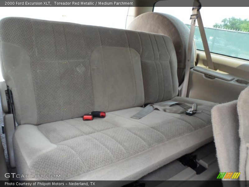 Toreador Red Metallic / Medium Parchment 2000 Ford Excursion XLT
