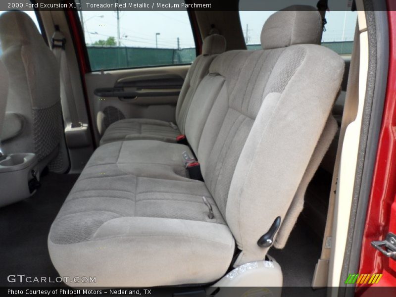 Toreador Red Metallic / Medium Parchment 2000 Ford Excursion XLT