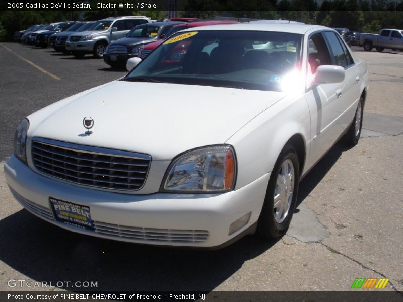 Glacier White / Shale 2005 Cadillac DeVille Sedan