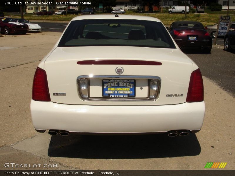 Glacier White / Shale 2005 Cadillac DeVille Sedan