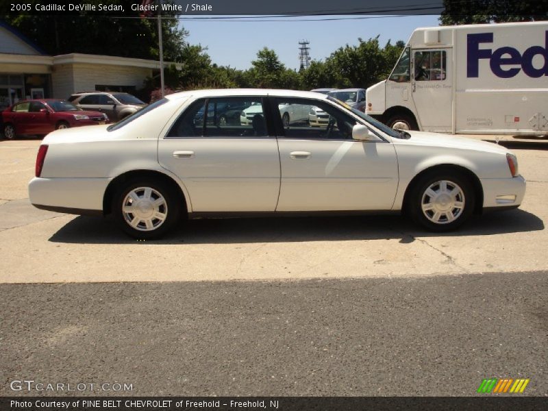 Glacier White / Shale 2005 Cadillac DeVille Sedan