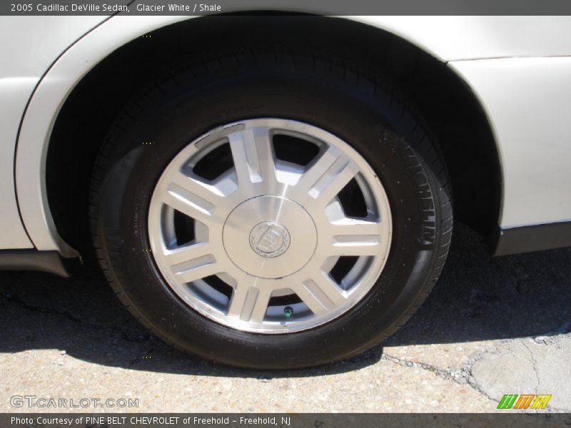 Glacier White / Shale 2005 Cadillac DeVille Sedan