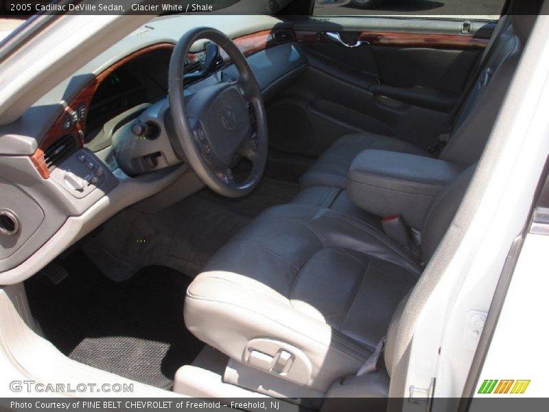 Glacier White / Shale 2005 Cadillac DeVille Sedan