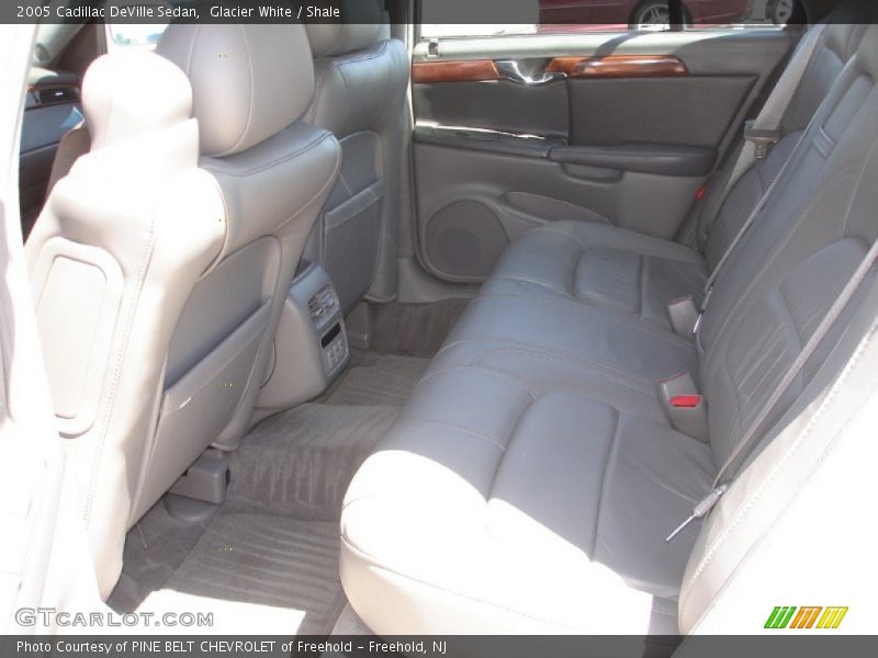 Glacier White / Shale 2005 Cadillac DeVille Sedan